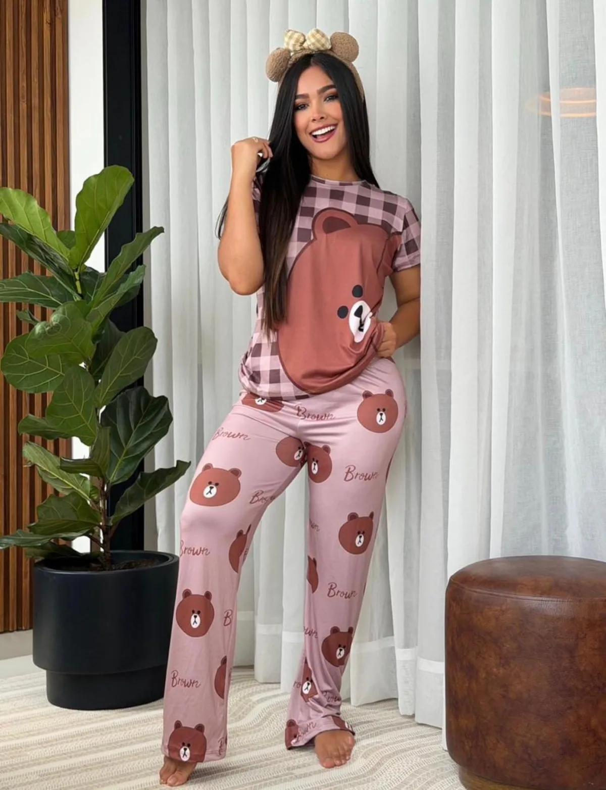 Pantalón con camiseta estampado de ositos café, vista frontal