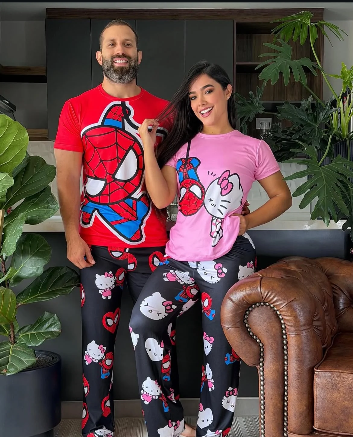 Set de pareja Spider-Man y Hello Kitty, vista frontal